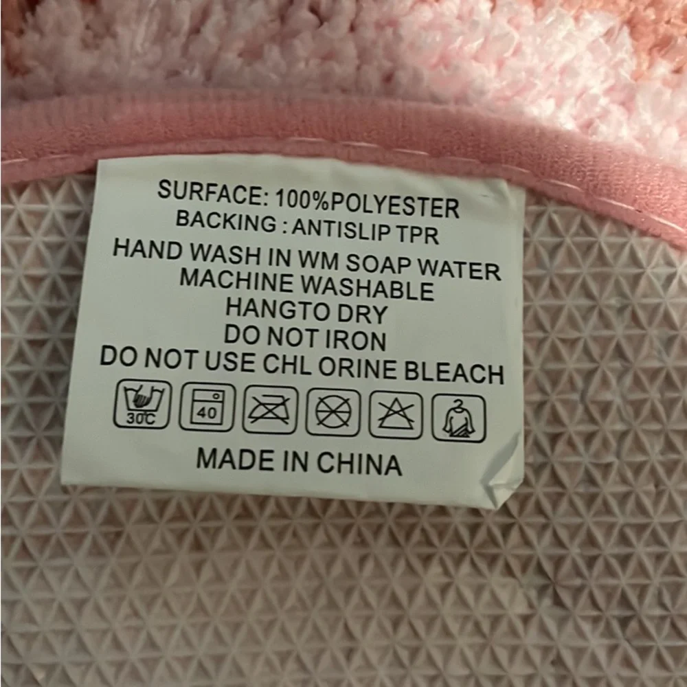 NWOT 30” Flower Rug